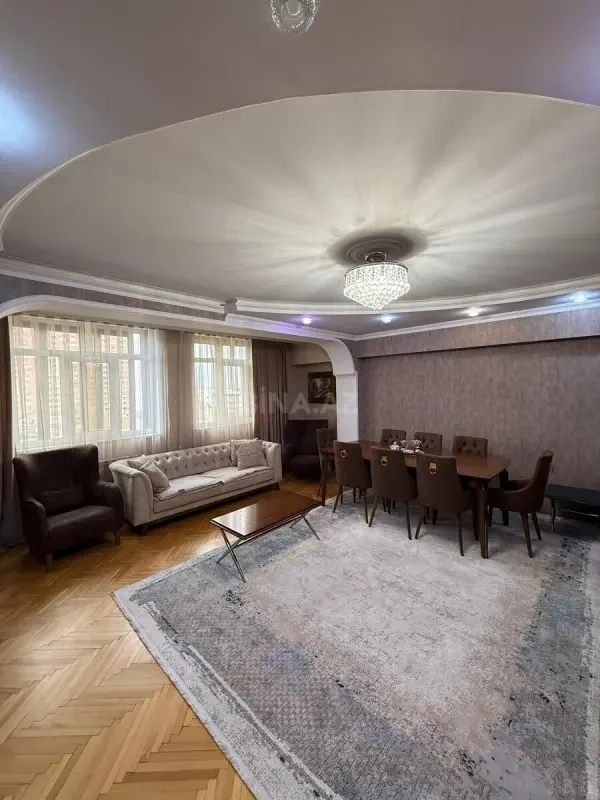 Satılır 2 otaqlı mənzil 90 m²
