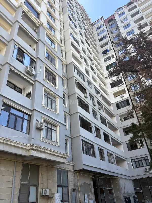 Satılır 2 otaqlı mənzil 65 m²