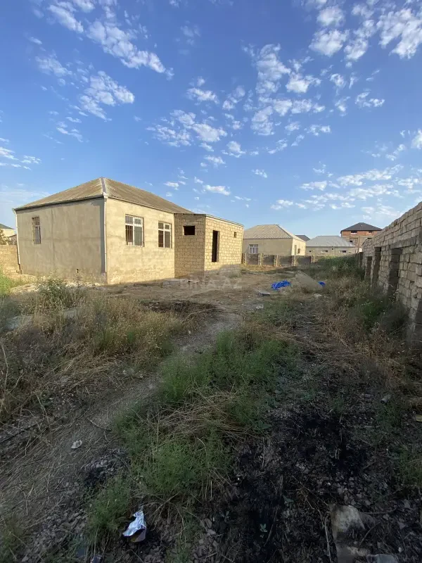 Satılır 3 otaqlı həyət evi 100 m²