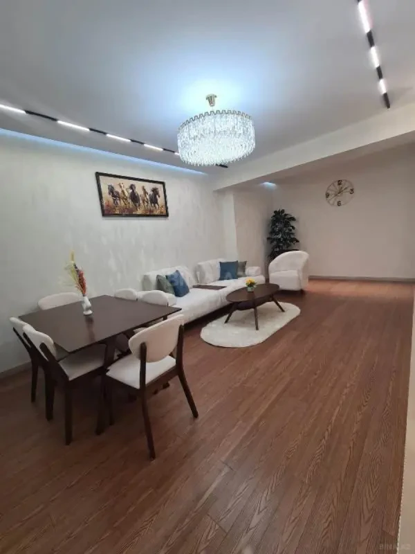 Satılır 3 otaqlı mənzil 101 m²