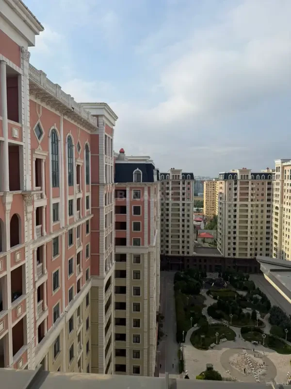 Kirayə verilir 3 otaqlı mənzil 150 m²