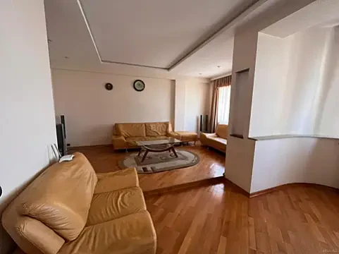 Kirayə verilir 3 otaqlı mənzil 120 m² — Bakı 3 otaq 120.00 m²