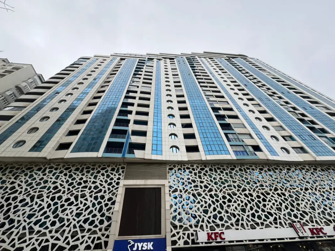 Kirayə verilir 4 otaqlı mənzil 170 m²