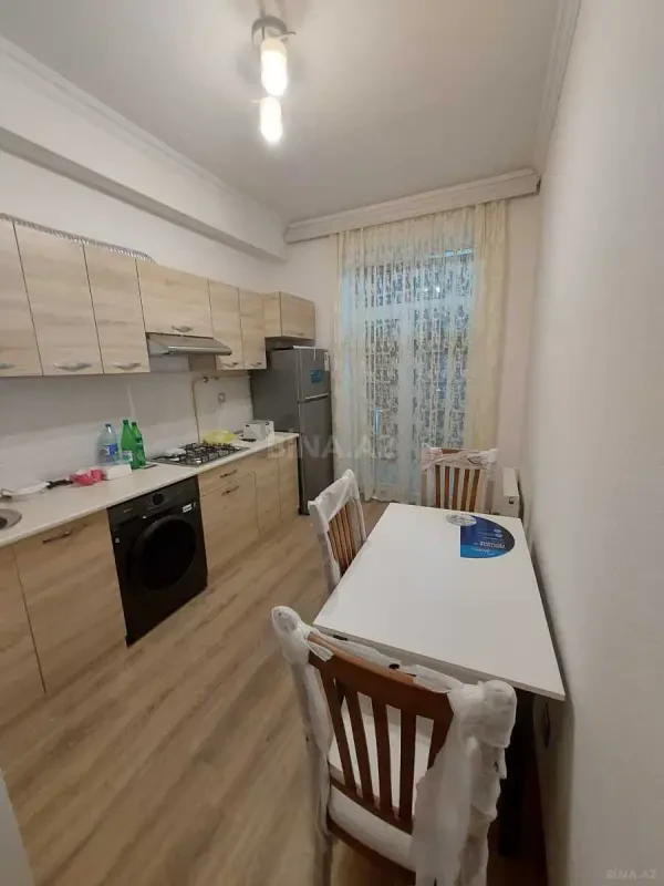 Kirayə verilir 2 otaqlı mənzil 65 m²