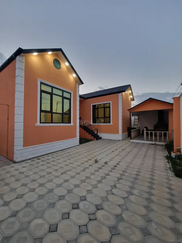 Satılır 4 otaqlı həyət evi 123 m²