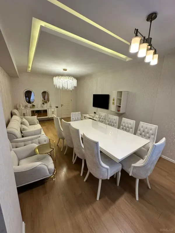 Satılır 3 otaqlı mənzil 109 m²