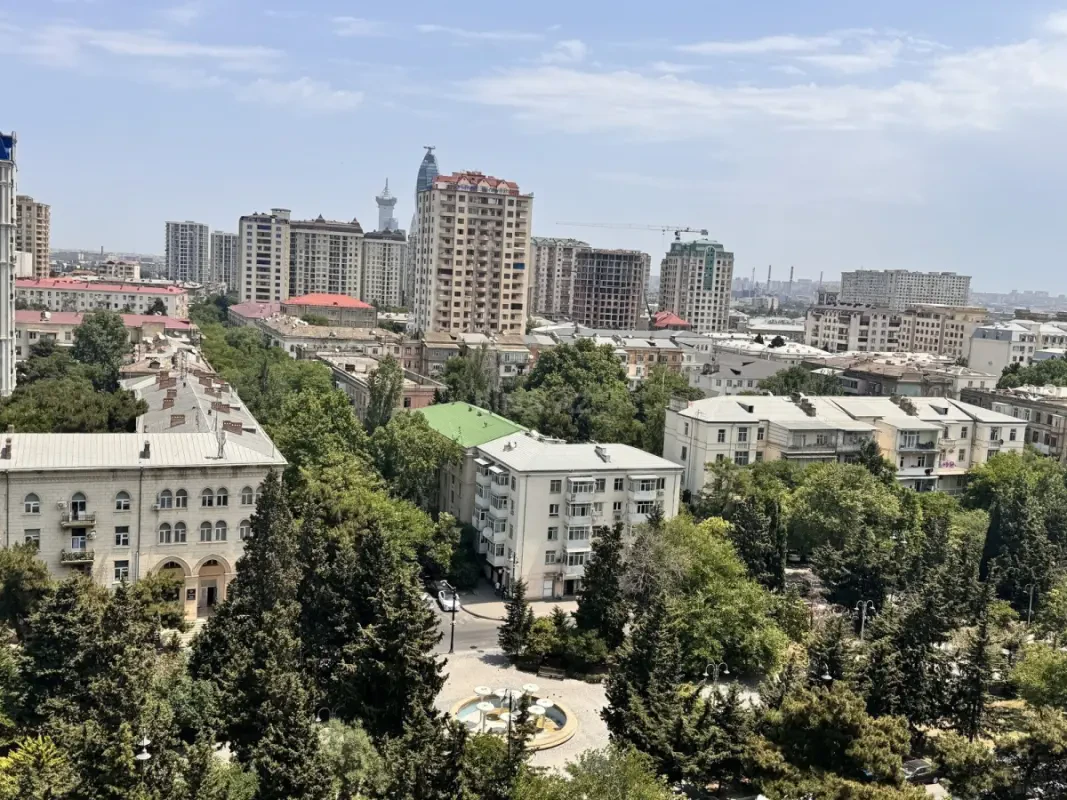 Satılır 3 otaqlı mənzil 120 m²