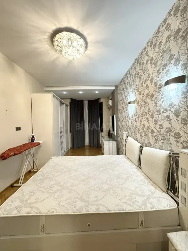 Kirayə verilir 2 otaqlı mənzil 100 m²