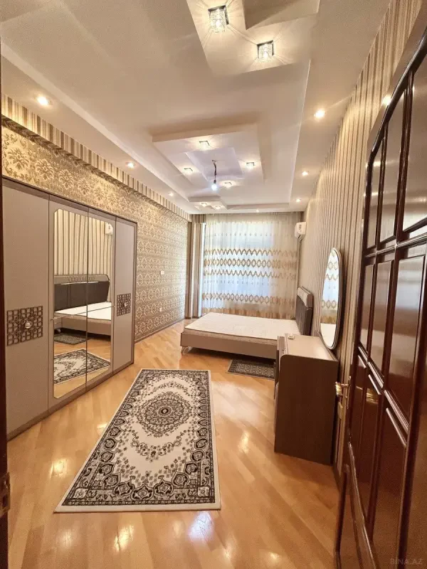 Kirayə verilir 3 otaqlı mənzil 130 m²