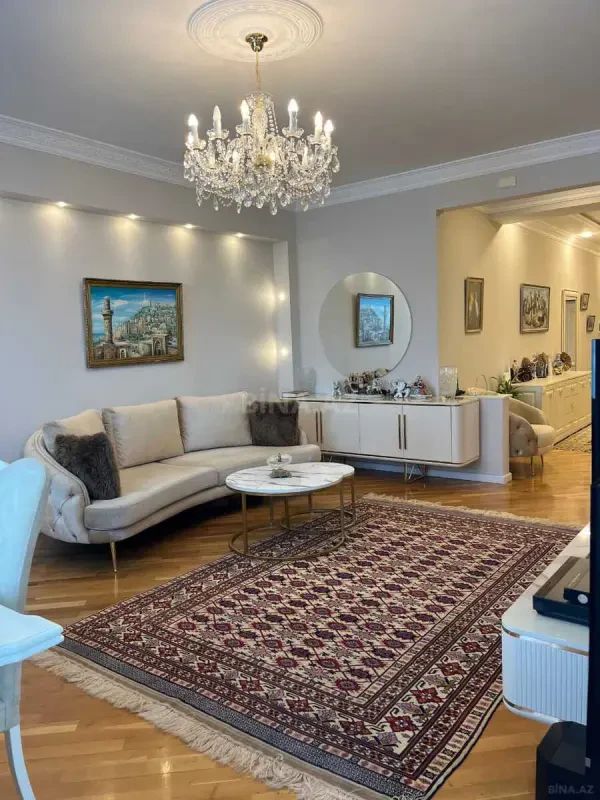 Satılır 3 otaqlı mənzil 117 m²