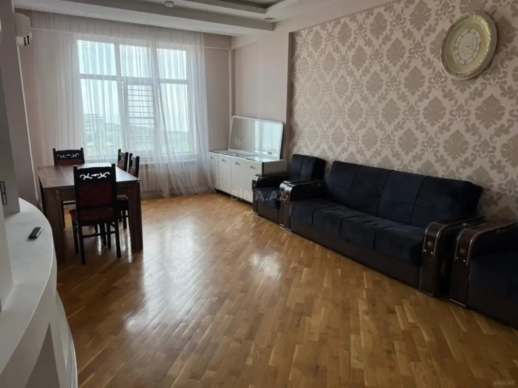 Kirayə verilir 2 otaqlı mənzil 90 m²