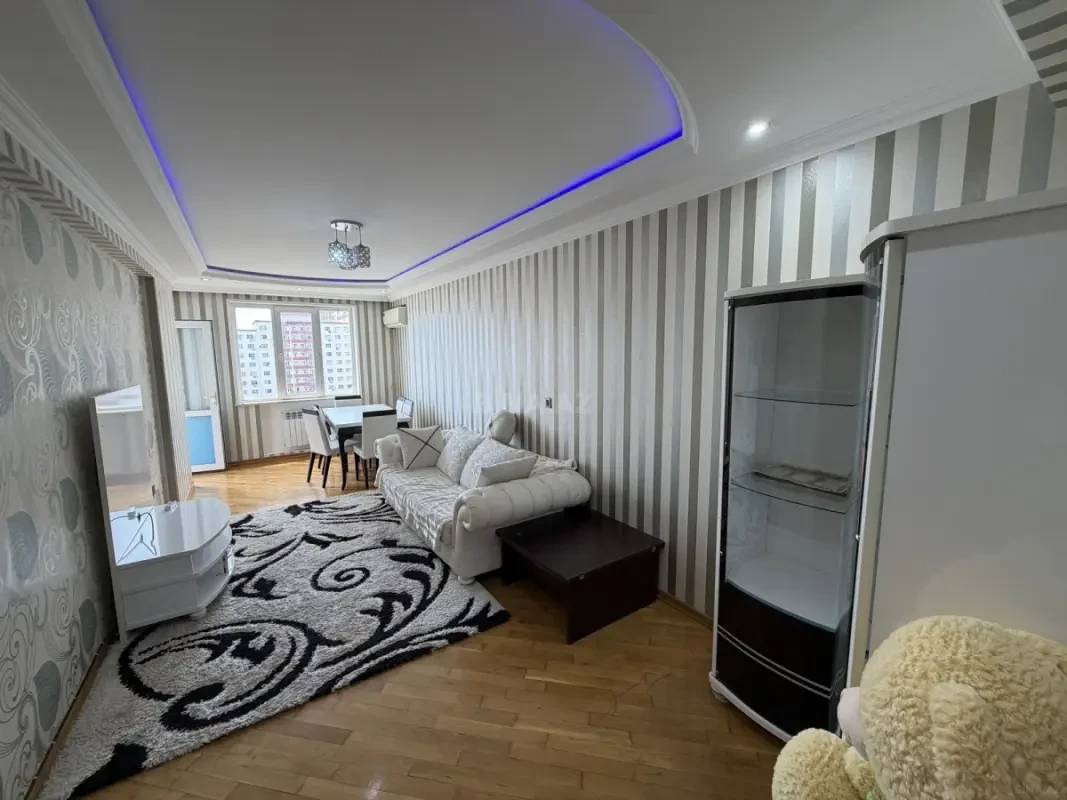 Kirayə verilir 3 otaqlı mənzil 120 m²