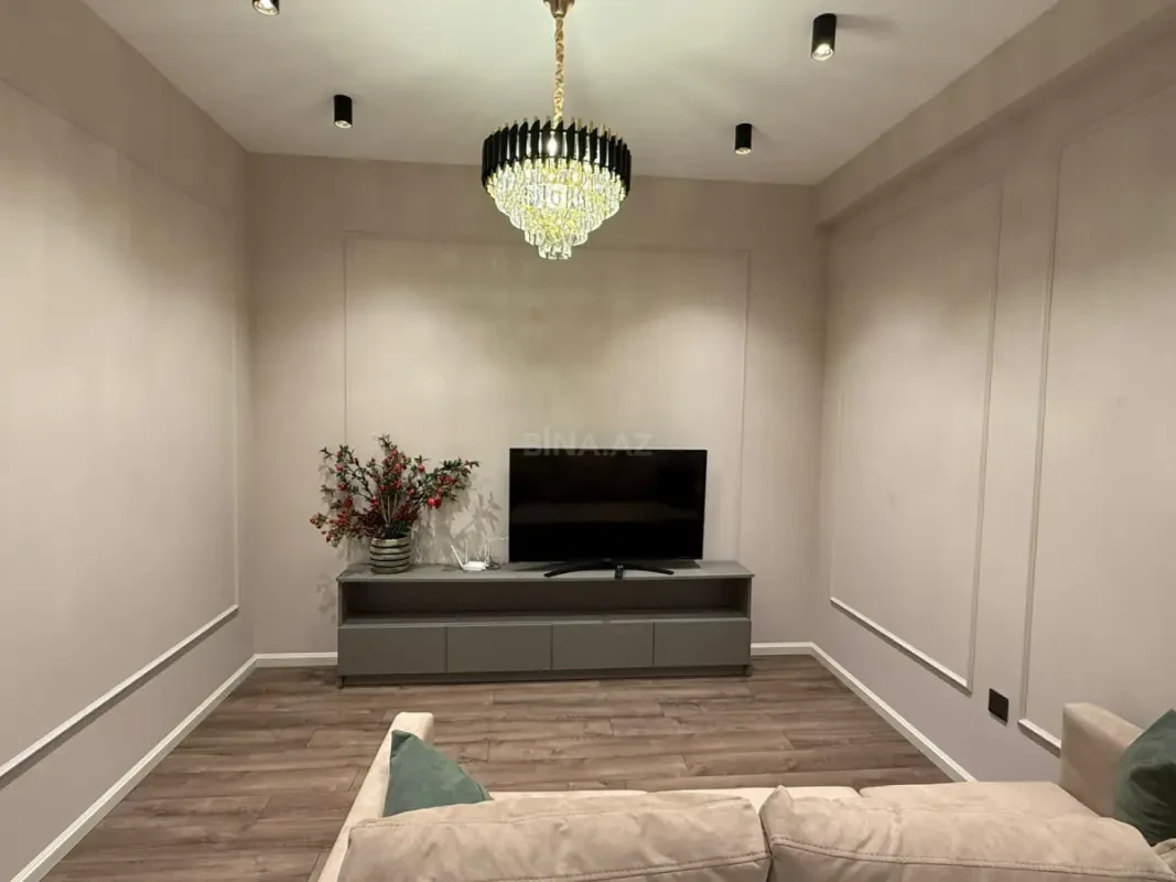 Kirayə verilir 2 otaqlı mənzil 67 m²