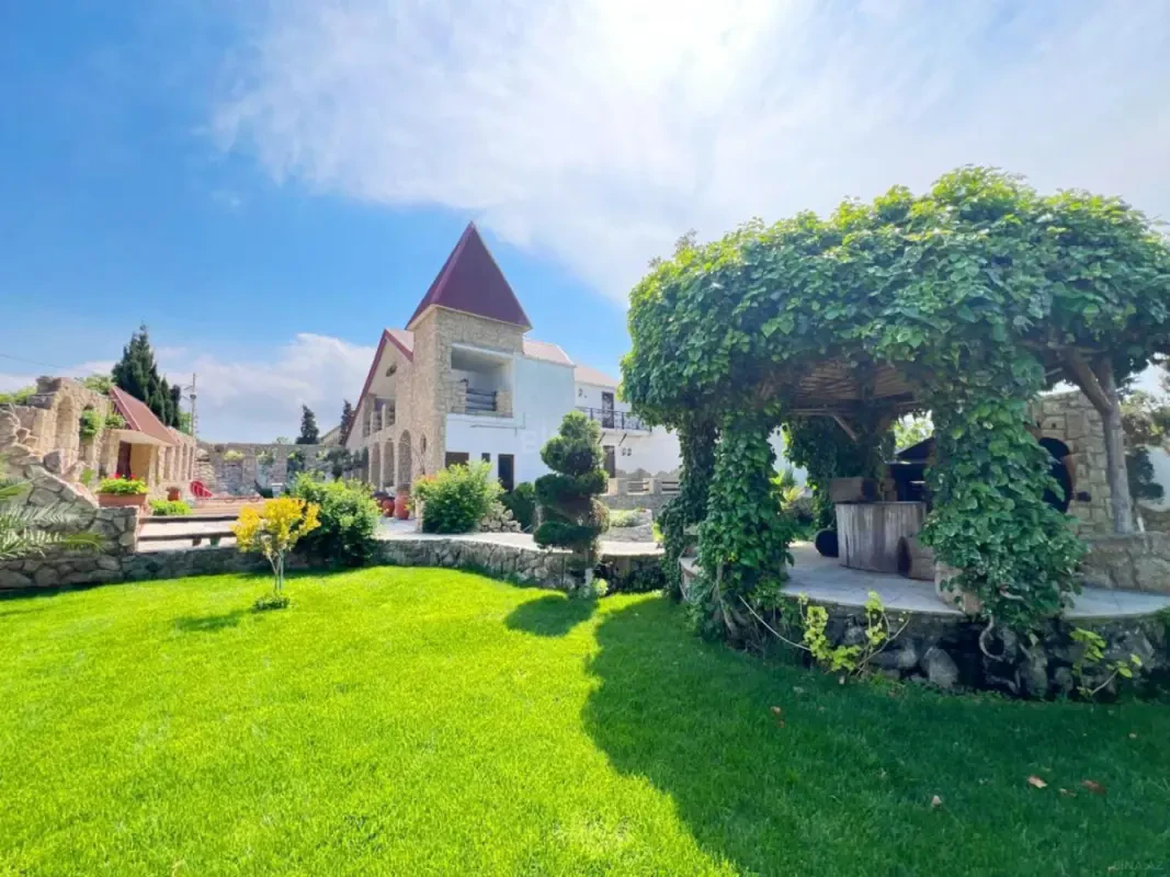 Kirayə verilir 5 otaqlı həyət evi 400 m²