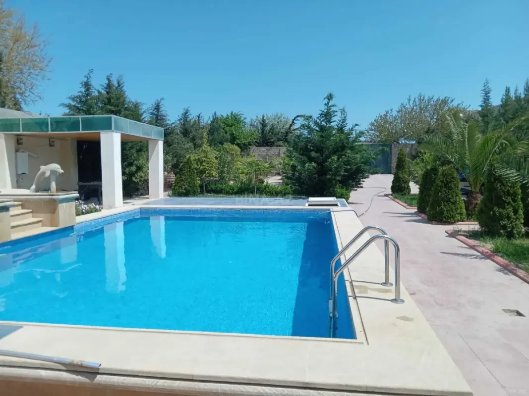 Kirayə verilir 5 otaqlı həyət evi 250 m²