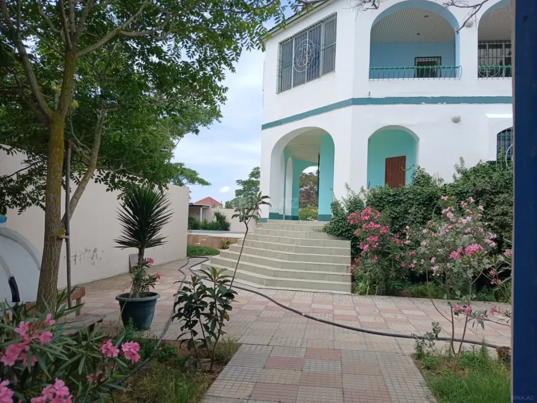 Kirayə verilir 5 otaqlı həyət evi 250 m²
