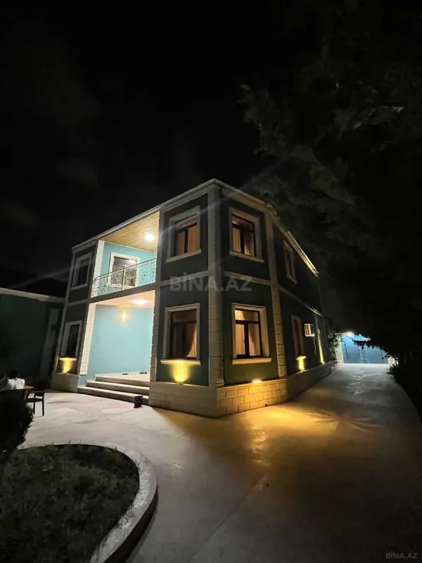 Kirayə verilir 8 otaqlı həyət evi 300 m²