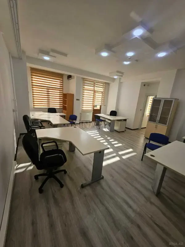 Kirayə verilir 2 otaqlı ofis 95 m²