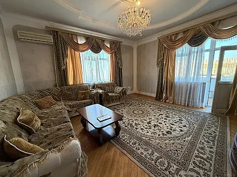 Kirayə verilir 3 otaqlı mənzil 130 m² — Bakı, Nərimanov 3 otaq 130.00 m²