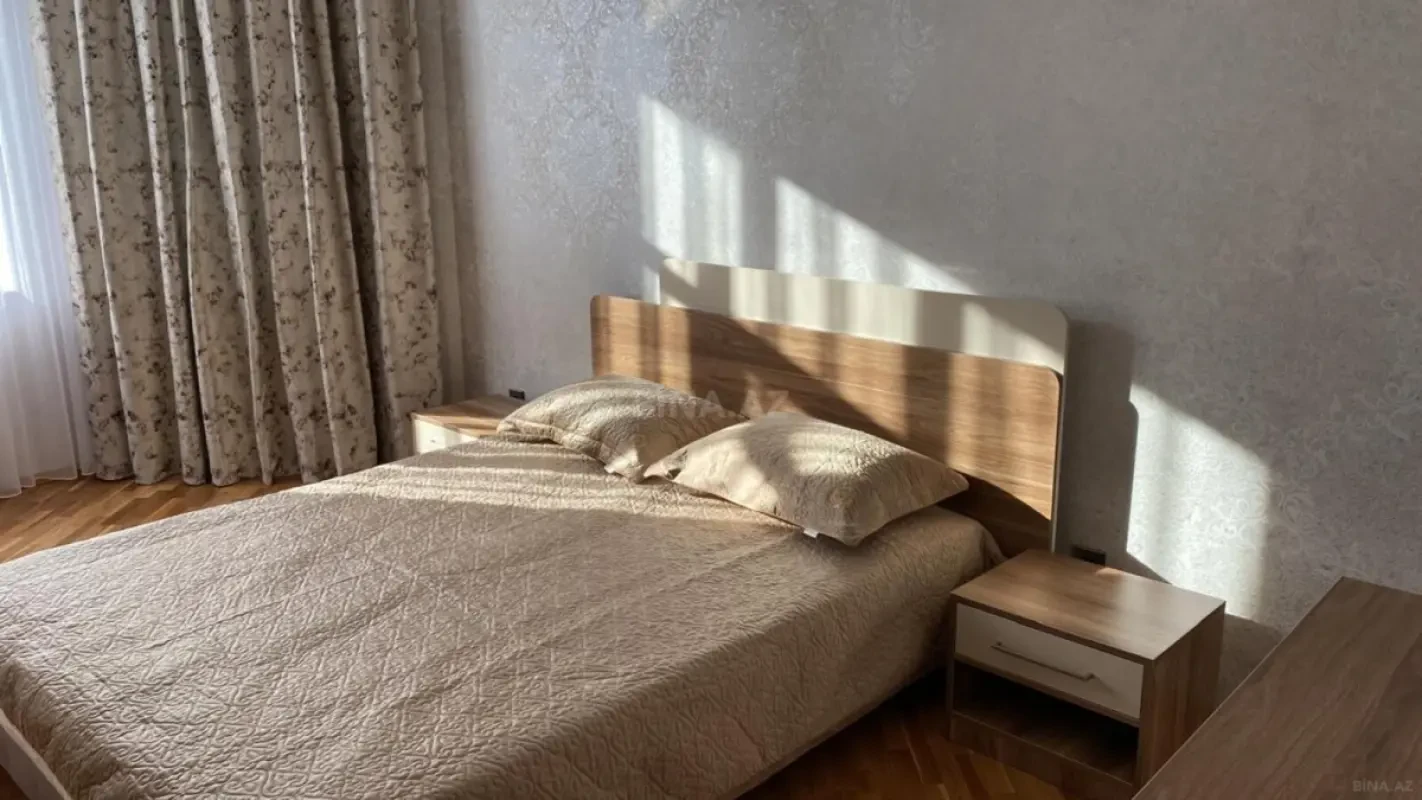 Kirayə verilir 2 otaqlı mənzil 107 m²
