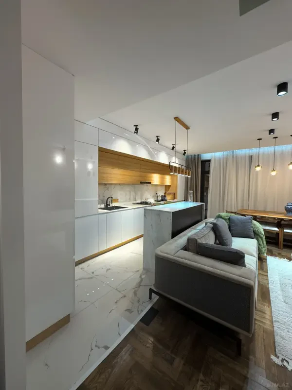 Satılır 3 otaqlı mənzil 120 m²