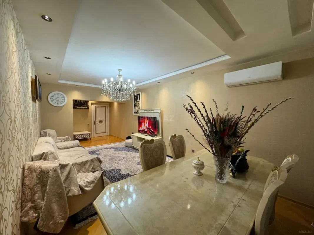 Satılır 3 otaqlı mənzil 132 m²