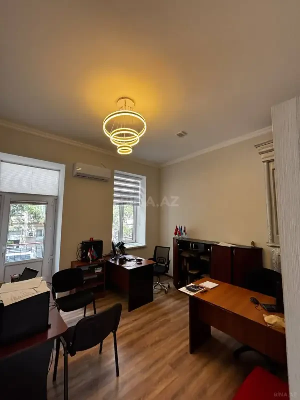 Kirayə verilir 3 otaqlı ofis 110 m²