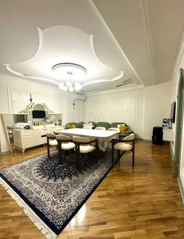 Satılır 3 otaqlı mənzil 117 m²