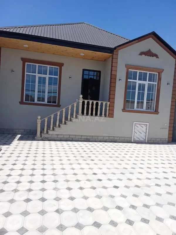 Satılır 4 otaqlı həyət evi 130 m²