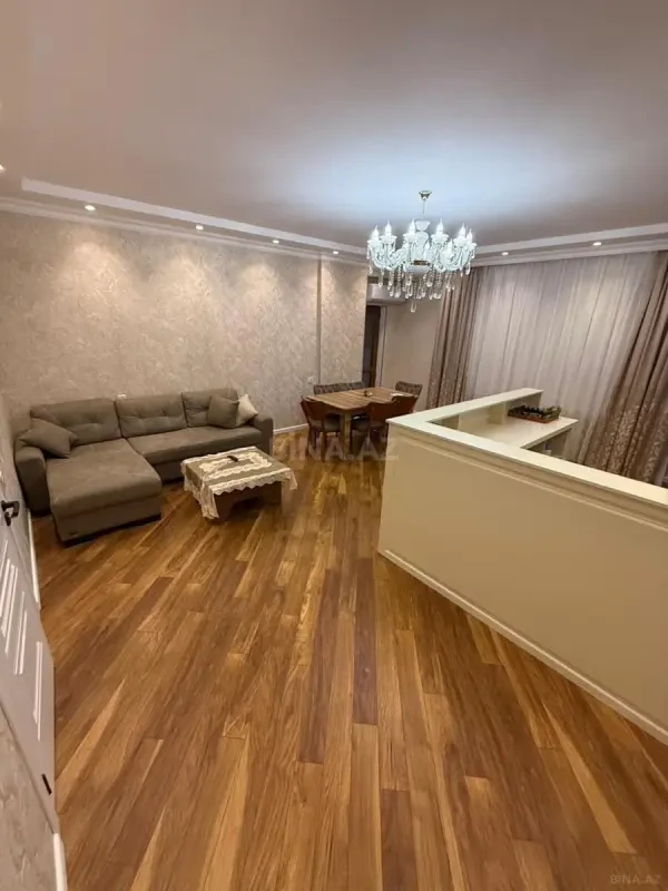 Satılır 2 otaqlı mənzil 108 m²
