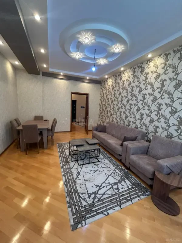 Kirayə verilir 3 otaqlı mənzil 116 m²