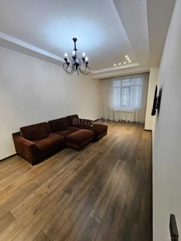 Kirayə verilir 2 otaqlı mənzil 100 m²
