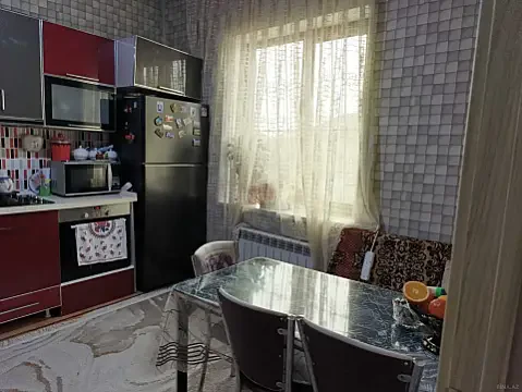 Satılır 5 otaqlı həyət evi 180 m² — Bakı 5 otaq 180.00 m²