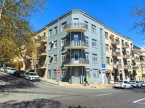 Kirayə verilir 2 otaqlı mənzil 78 m² — Bakı 2 otaq 78.00 m²