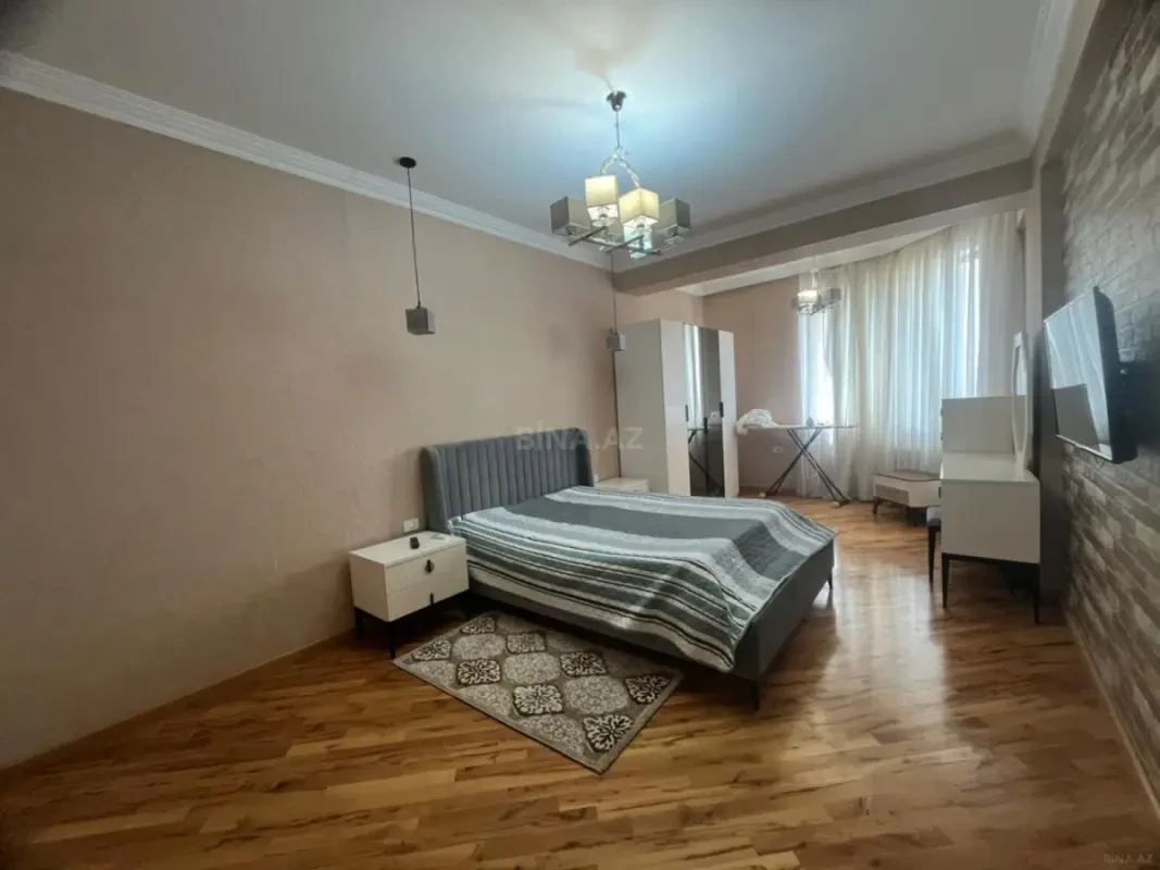 Kirayə verilir 3 otaqlı mənzil 157 m²