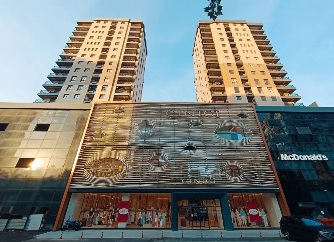 Satılır 4 otaqlı mənzil 158 m²