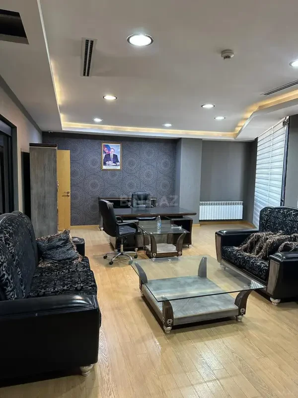 Kirayə verilir 5 otaqlı ofis 235 m²