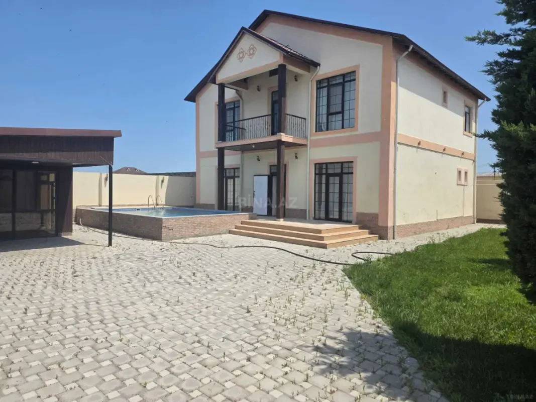 Satılır 6 otaqlı həyət evi 200 m²
