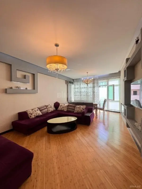 Kirayə verilir 3 otaqlı mənzil 117 m²
