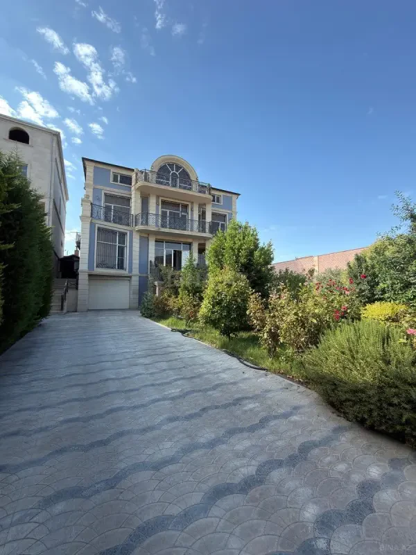 Satılır 7 otaqlı həyət evi 550 m²