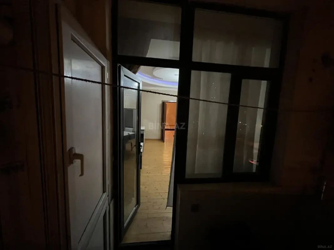 Kirayə verilir 3 otaqlı mənzil 130 m²