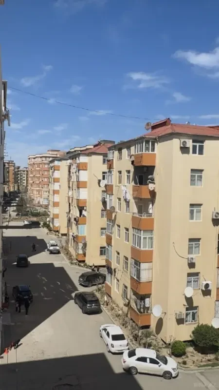 Satılır 2 otaqlı mənzil 72 m²