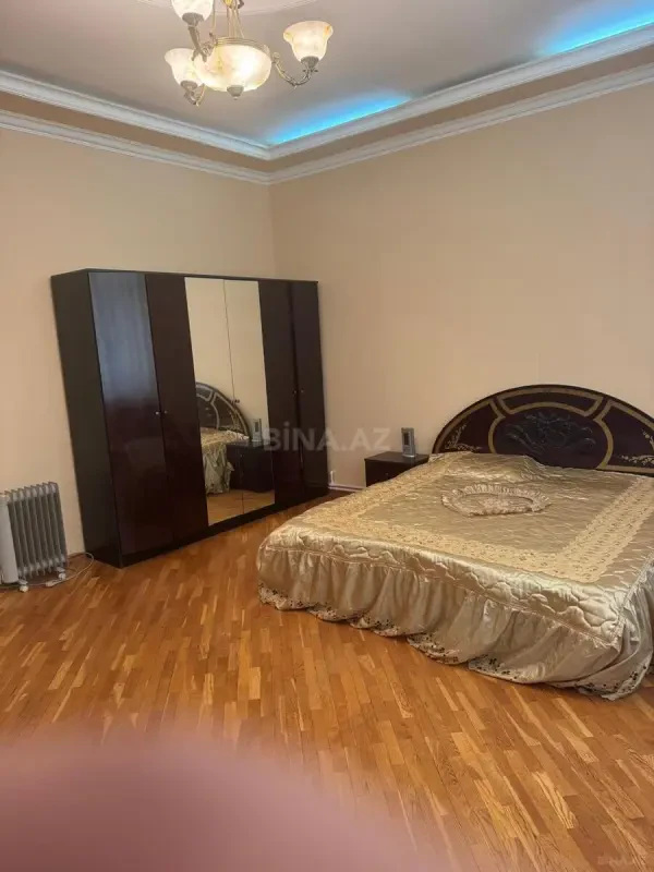 Kirayə verilir 2 otaqlı mənzil 90 m²