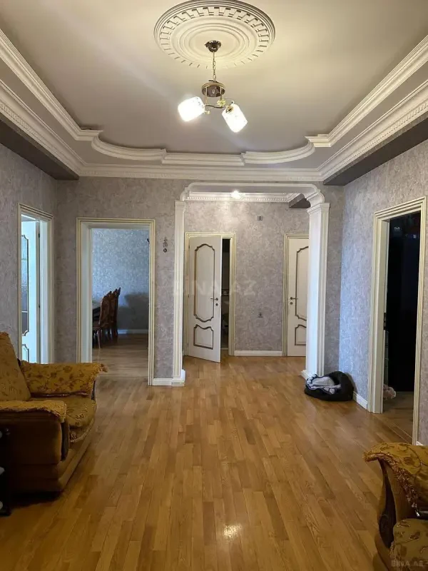 Kirayə verilir 3 otaqlı mənzil 150 m²