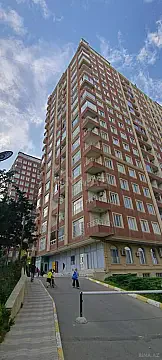 Kirayə verilir 3 otaqlı mənzil 100 m² — Bakı, Memar Əcəmi yanı 3 otaq 100.00 m²