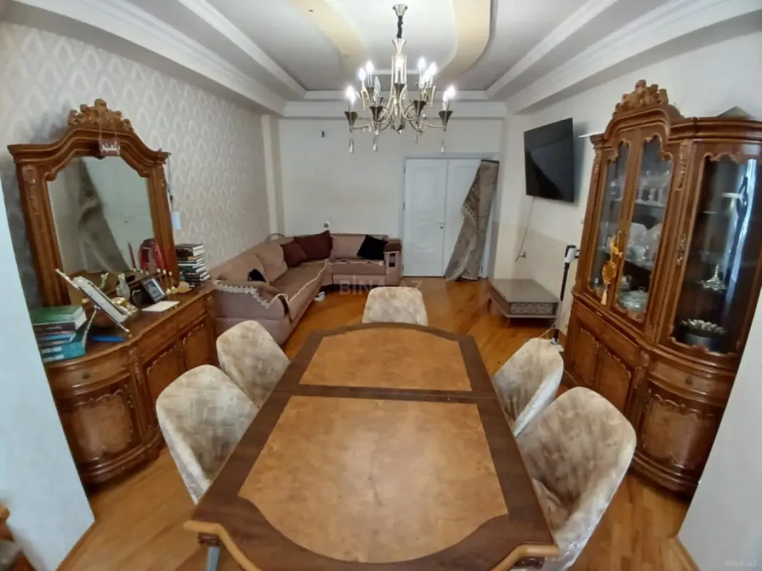 Satılır 4 otaqlı mənzil 140 m²