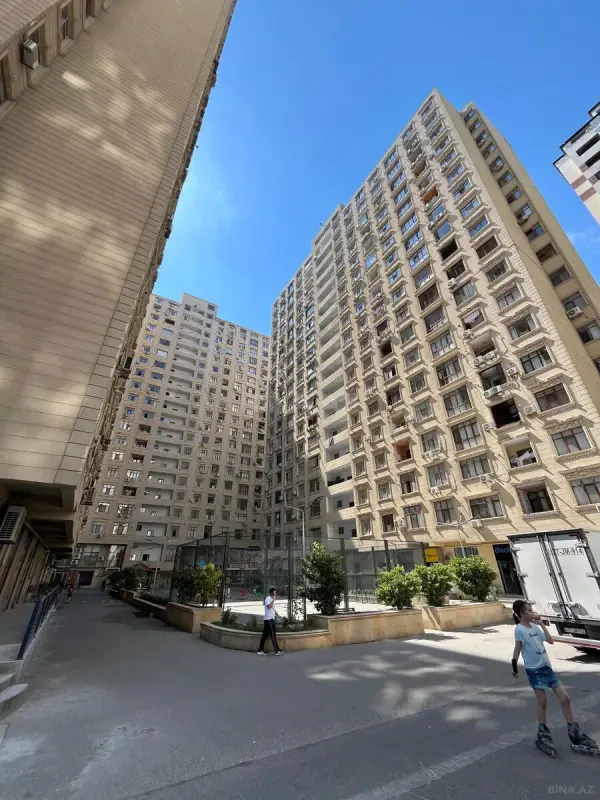 Kirayə verilir 3 otaqlı mənzil 155 m²