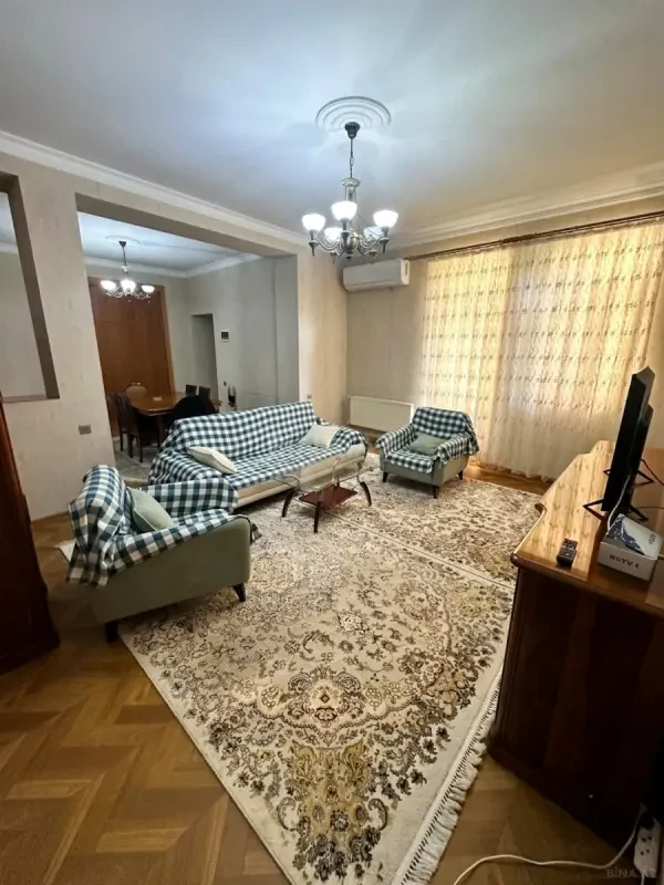 Satılır 3 otaqlı mənzil 110 m²