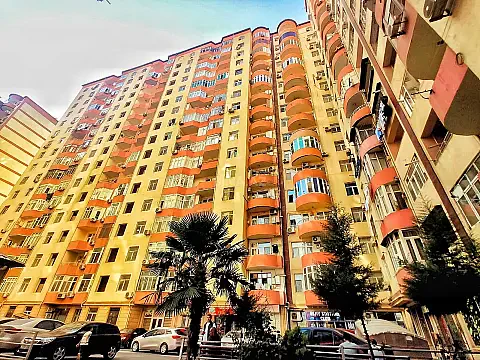 Satılır 3 otaqlı mənzil 100 m² — Bakı, İnşaatçılar 3 otaq 100.00 m²