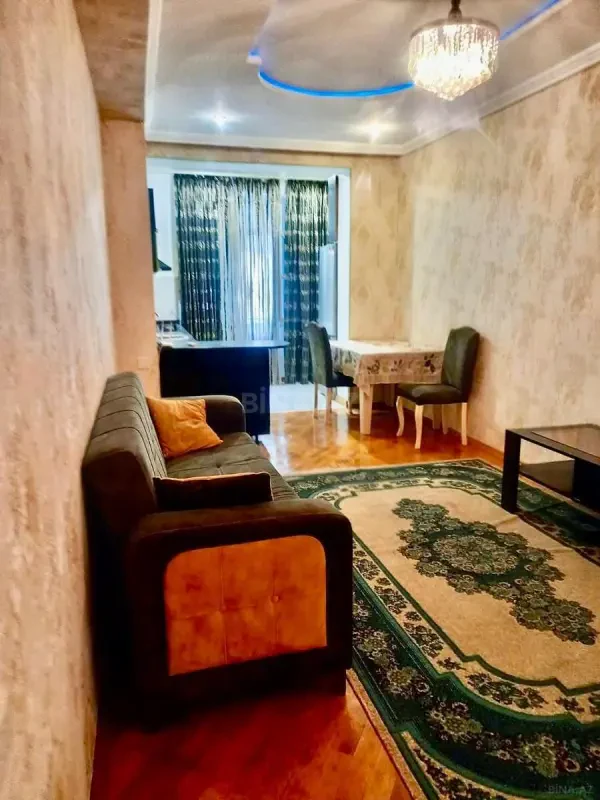 Kirayə verilir 2 otaqlı mənzil 80 m²